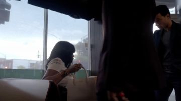 Prada Ville de Veau + Watersnake Bibliotheque Petit Sac Fourre-tout Blanc porté par les témoins Lyon (Taraji P. Henson) comme on le voit dans l'Empire S05E02
