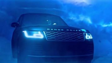 Plage de Rivière Vélaire par Land Rover SUV voiture comme on le voit dans le Taki Taki vidéo de musique par DJ Snake feat. Selena Gomez, Ozuna, Cardi B