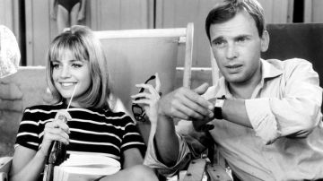 Lilli Cortona (Catherine Spaak) robe à rayures comme on le voit dans Il Sorpasso
