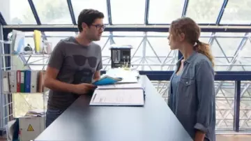 The t-shirt bearded George (Mayel Elhajaoui) in Tomorrow belongs to us S01E310