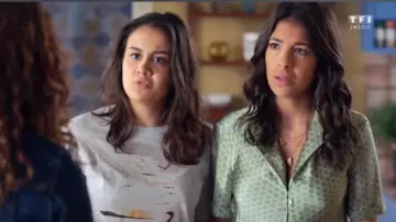 The Blouse satin polka dot Soraya (Kenza Saib Couton) in Tomorrow belongs to us S01E315