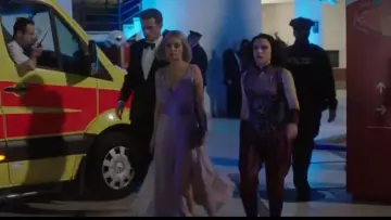 La robe lilas de Audrey (Mila Kunis) dans L'espion qui m'a larguée