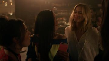Rails Casey Tie Neck White Dots Blusa de Guinevere Beck (Elizabeth Lail) como se ve en YOU S01E03