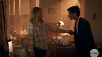 Camisa Rails Plaid Hunter usada por Guinevere Beck (Elizabeth Lail) como se ve en YOU S01E05