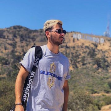 Le T-shirt supreme porté par so-style sur son compte instagram  @sostyle_off