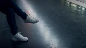 The pair of sneakers Nike Air Force 1 worn by Neïla Salah (Camélia Jordana) in The Brio