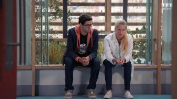 Sneakers Vans Georges (Mayel Elhajaoui) in Tomorrow belongs to us S01E312