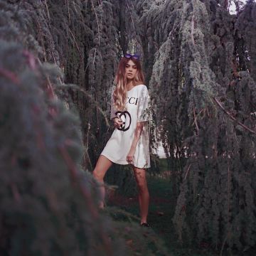 Surdimensionné Gucci Tee shirt porté par Kristen Hancher sur l'Instagram account @kristenhancher
