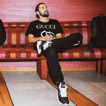 The Sneakers Y-3 Kaiwa worn by Dimitri Vegas on the account instagram of @dimitrivegasandlikemike