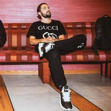 The Sneakers Y-3 Kaiwa worn by Dimitri Vegas on the account instagram of @dimitrivegasandlikemike