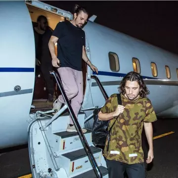 T shirt Off White with Patchwork Design worn by Dimitri Vegas on the account instagram of @dimitrivegasandlikemike