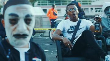 La camiseta blanca con el logo de Nike que lució Timal en su clip de la 10