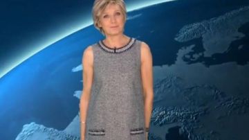 La Robe en tweed noir et blanc de Évelyne Dhéliat dans Météo TF1 du 25/10/2018