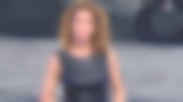 El vestido lápiz de cuero imitación negra de Marie-Sophie Lacarrau en Journal de 13 heures del 11/10/2018