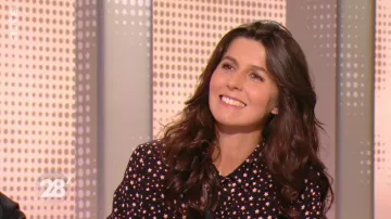 La camisa estampada estrella de Laure Daussy en 28 minutos del 01/08/2018