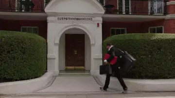 El par de zapatillas Adidas que lleva Danny Tate (Jamie Dornan) en My Dinner With Hervé