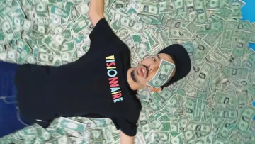 Le t-shirt noir Visionnaire porté par Bigflo dans le clip Nous aussi 2 de Bigflo & Oli