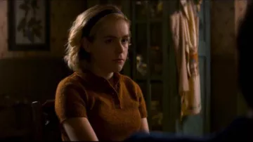 The polo brown Sabrina Spellman (Kiernan Shipka) in The New Adventures of Sabrina (S01E09)