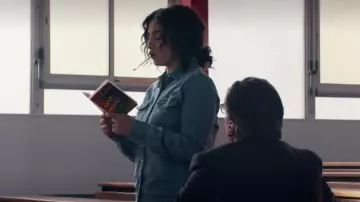 The book Ecce Homo "articulated" by Neïla Salah (Camélia Jordana) in The Brio