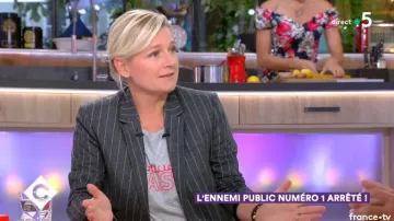 La camiseta RED KISS de Anne-Élisabeth Lemoine en Cà vous del 03/10/2018