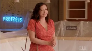 La robe rose à fleurs de Rebecca Bunch (Rachel Bloom) dans Crazy Ex-Girlfriend (S04E03)