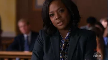 Lafayette 148 New York Imprimé chemisier de soie porté par Annalise Keating (Viola Davis) dans la Façon de s'en tirer avec Assassiner S05E05