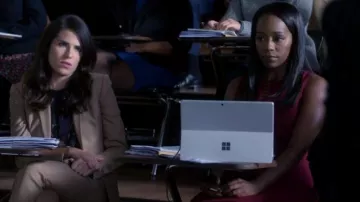 The dress bordeaux from Michaela Pratt (Aja Naomi King) in ' How to get away with Murder (S05E05)
