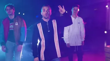 Le sweatshirt à bandes Lazy Oaf  de Squeezie dans sa vidéo YouTube Freestyle de potes feat. Seb, Maxenss