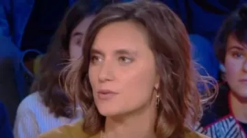 The earrings Camille Girerd in C policy 28/10/2018