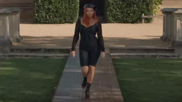 Black high heels of Jesy Nelson in "Little Mix - Woman Like Me" ft. Nicki Minaj