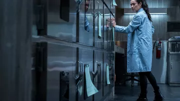 Ankle boots Dr Martens worn by Megan Reed (Shay Mitchell) in The Exorcism of Hannah Grace