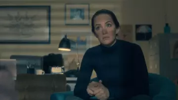 Le t-shirt de Theodora Crain (Kate Siegel) dans La Hantise de Hill House S01E03