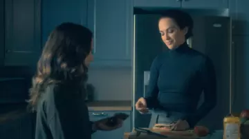 La jupe de Theodora Crain (Kate Siegel) dans La Hantise de Hill House (S01E03)