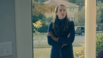 Les gants de Theodora Crain (Kate Siegel) dans La Hantise de Hill House (S01E03)