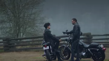 The crest Southside Snakes on the jacket of FP Jones (Skeet Ulrich) in Riverdale S02E22