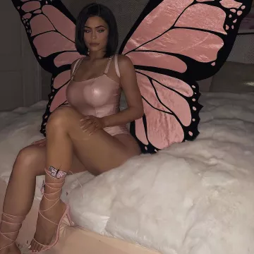 Las bombas de cordones de Kylie Jenner en la cuenta de Instagram de @kyliejenner para Halloween 2018