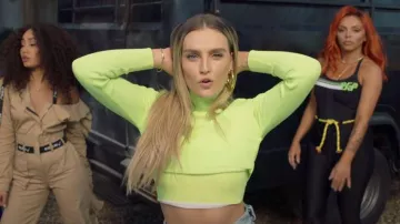 Gold earrings of Perrie Edwards in "Woman Like Me" - Little Mix ft. Nicki Minaj