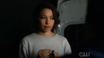 Sweatshirt grey Aerie worn by Nora West-Allen (Jessica Parker Kennedy) in Flash S05E04