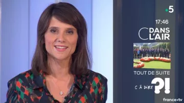 The printed shirt of Melanie Taravant in C to tell the 20/09/2018