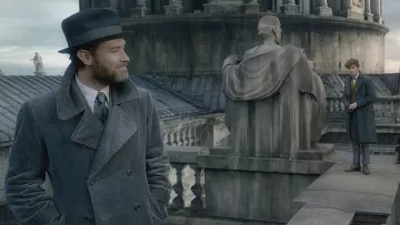 The replica of the boots brown leather worn by Newt Scamander (Eddie Redmayne) in The Fantastic Animals : The crimes of Grindelwald