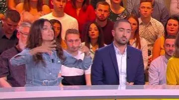 The long jacket belted denim Francesca Antoniotti in This is that the television in the 30.10.2018 on c8