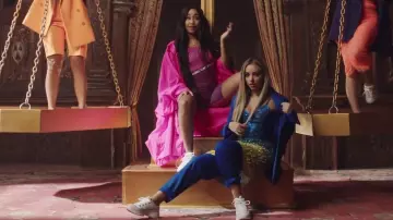 Costume bleu de Jade Thirlwall dans la vidéo musicale de "Femme" Comme Moi" (Little Mix ft. Nicki Minaj)