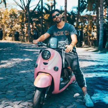 Zapatillas Adidas Yeezy 500 "salt" usadas por R3hab en su cuenta de Instagram (@r3hab)