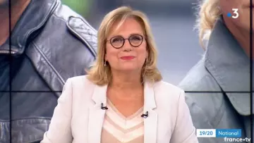 El jersey de cuello en V de punto de Catherine Matausch en Le 19/20 del 27/10/2018