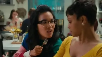 Le pull multicolore Joie porté par Doris (Ali Wong) dans American Housewife S03E05