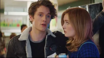 Denim sherpa jacket of JD (James Scully) in Heathers (S1)