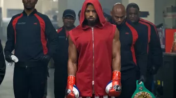 Sweatshirt red sleeveless hoodie worn by Adonis Johnson (Michael B. Jordan) in Creed II