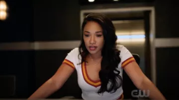 The white top worn by Iris West (Candice Patton) in Flash S05E04