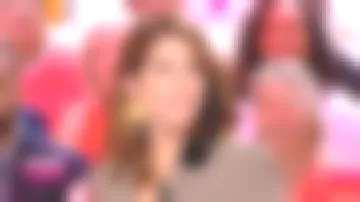 The jacket of Julia Molkhou in Bons baisers d Europe 27/10/2018