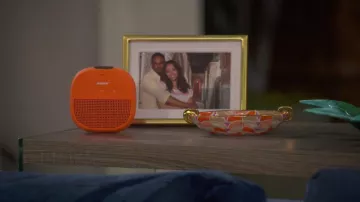Bose SoundLink Bluetooth Micro haut-parleur Orange Vif comme on le voit dans Happy Together S01E05